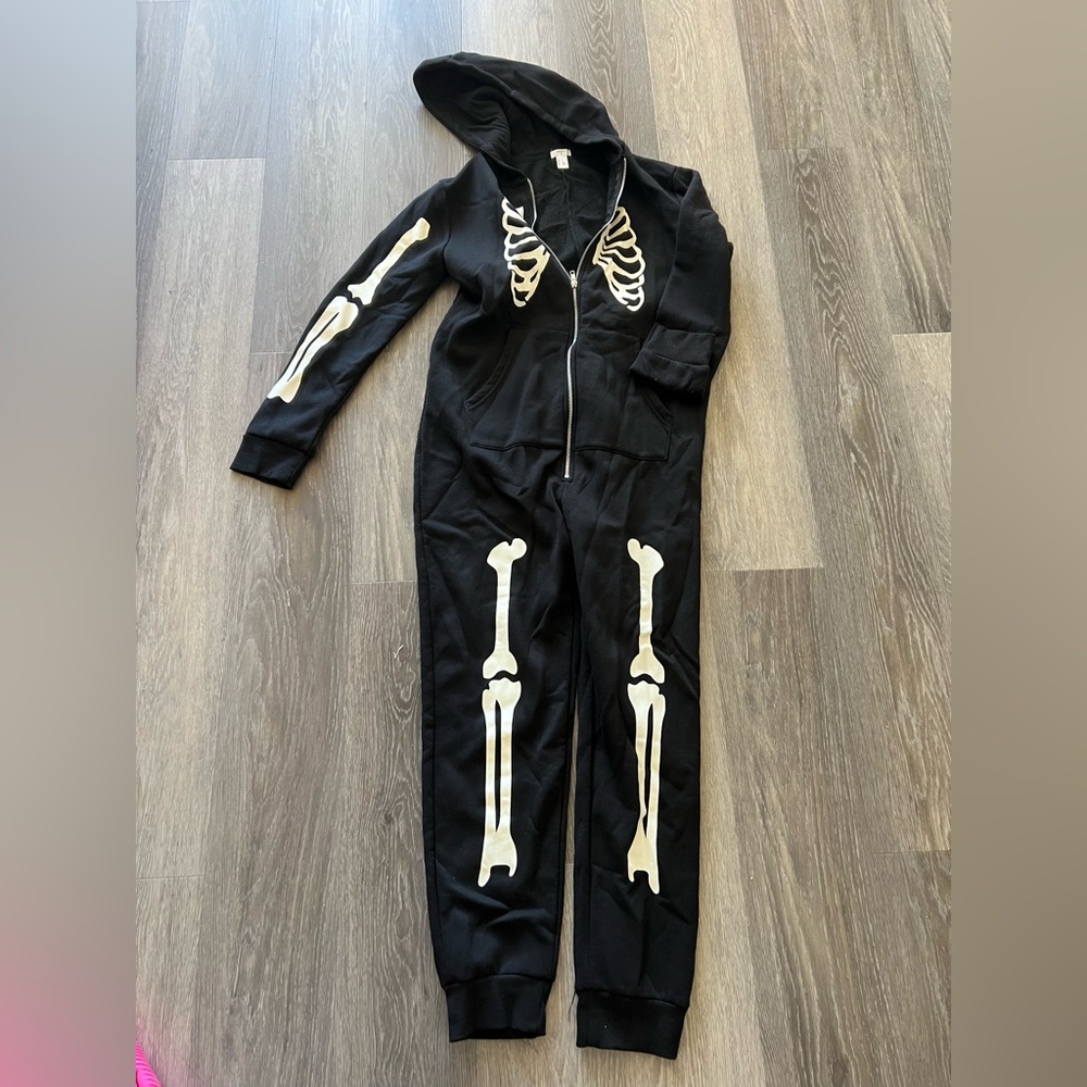 Halloween Forever 21 Black Hooded Jumpsuit  cosplay costume women men